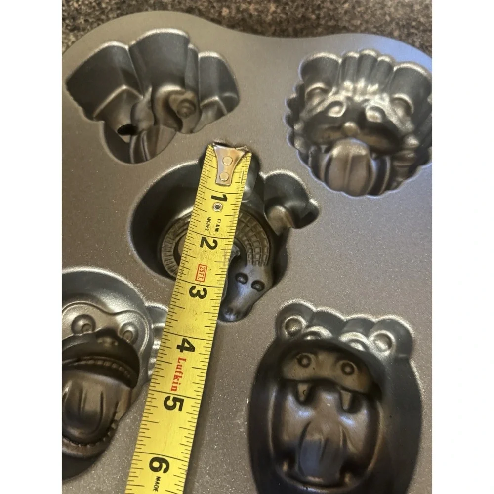 Nordic Ware Hungry Animals Cake Muffin Pan Hippo Monkey Alligator Elephant Lion